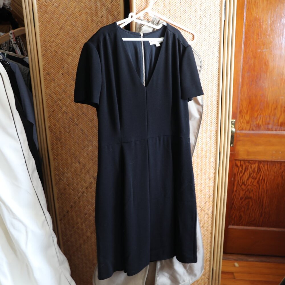 Burberry London England Black V-Neck short Sleeve KneeLength Retail $1030 us8